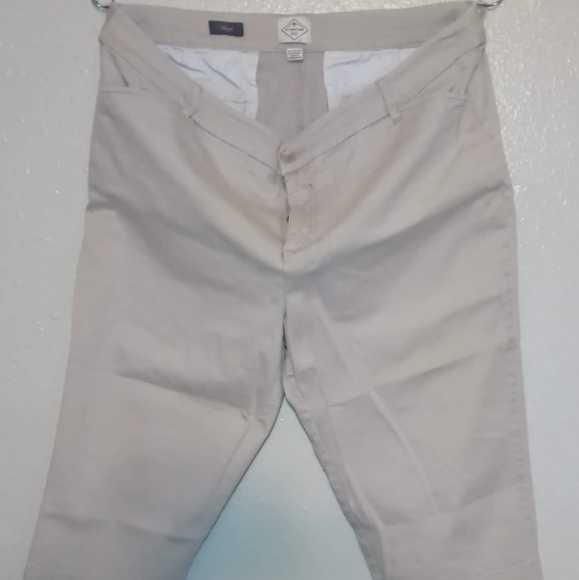 Clothes - Picture 4 of 4